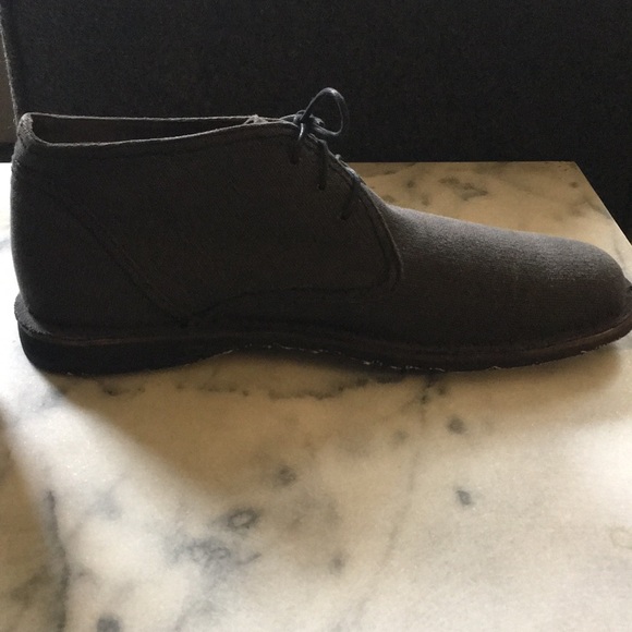 John Varvatos chukkas boots shoes gray canvas